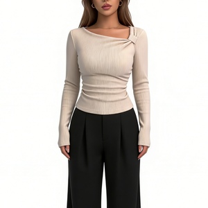 Haut côtelé asymétrique froncé à col asymétrique pour femme - T-shirt court ajusté à manches longues tendance - Product Image 1