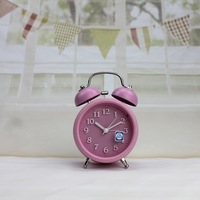 Réveil mécanique à double cloche rétro super simple et fort avec rétroéclairage, entraîneur de sommeil à quartz pour usage domestique, OEM/ODM