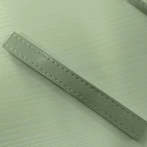Barres d'espacement flexibles en aluminium 9A 0,32 mm, pliables, résistantes aux fissures, à visser, pour joints de verre isolant de portes de bâtiments modernes, Hebei - Product Image 1