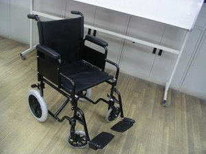 Fauteuil roulant manuel en acier pour hôpital, garantie du fabricant, pour personnes handicapées - Product Image 4