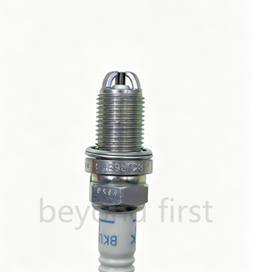 Bougie d'allumage NGK BKUR6ET-10 2397 pour VW Bora <span class=keywords><strong>HS</strong></span> Golf 4 Passat Skoda Fabia Combi Chery E5 1.6L 1.8L 2.0L - Product Image 3