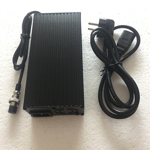 <span class=keywords><strong>Chargeur</strong></span> de batterie au lithium 67,2 V 5 A avec boîtier métallique 16S 67,2V5A Li-Ion pour batterie de vélo électrique 60 V 5 A - Product Image 5