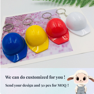 Llavero Multifuncional Creativo con Abrebotellas en Forma de Casco, Colgante para Llaves, Herramienta Pequeña y Práctica de Llevar - Product Image 3