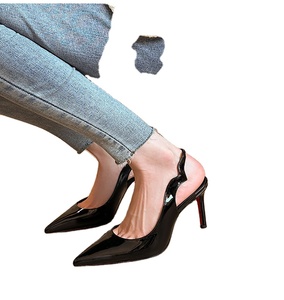 Zapatos de Tacón Alto Clásicos Negros y Rojos de Diseñador Europeo 2026 CL para Mujer, Parte Superior de PVC, Entresuela de PU, Zapatos Puntiagudos de Charol - Product Image 2