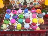 Calendrier de l'Avent Mystère Alien de Noël - Boîte Surprise - Décoration de Noël Chrétienne DIY en Caoutchouc Thermoplastique pour Enfants