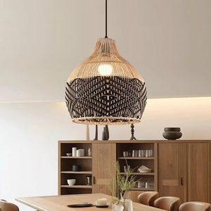 Lustre suspendu moderne en rotin pour hôtel - Product Image 1