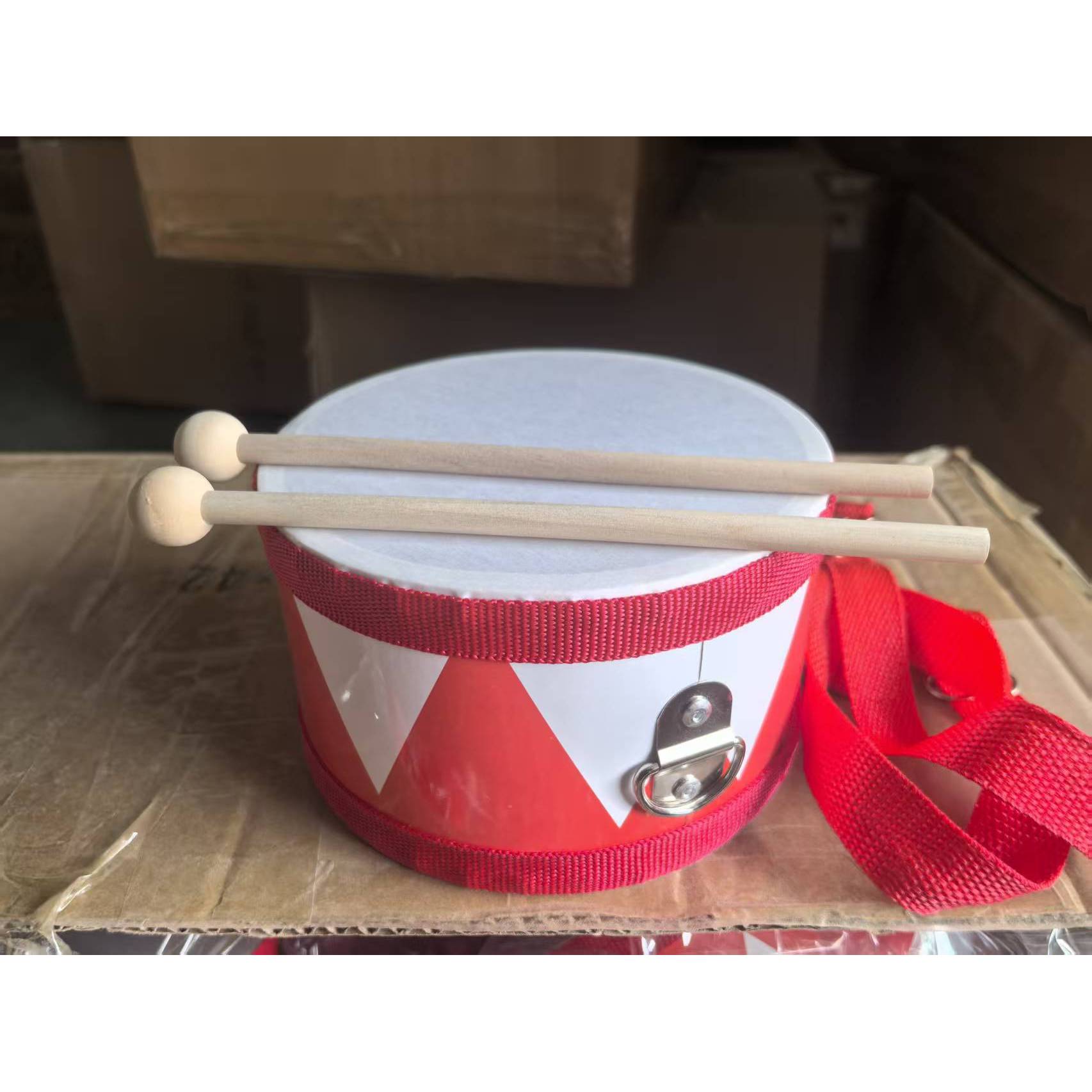 6-inch red three-pointed lipstick, 15*9 cm, 250 grams