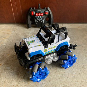 SINO Vente Chaude RC 1:36 7 Canaux 4WD Voiture de Police à Dérive avec Chargeur et Câble USB - Product Image 6