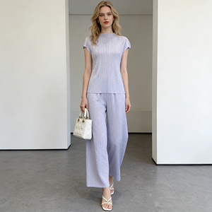 Ensemble Blazer Plissé Cheville Miyake Été 2026 <span class=keywords><strong>Femme</strong></span> – Haut Ample et <span class=keywords><strong>Pantalon</strong></span> Couleur Unie Élégant – Tenue Décontractée Deux Pièces Haut de Gamme de Créateur - Product Image 2