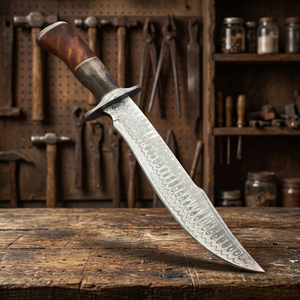 Couteau de chasse en acier Damas forgé à la main, 67 couches, 12 pouces, manche en bois, style traditionnel, lame pour droitier, dureté 58-60 HRC - Product Image 3