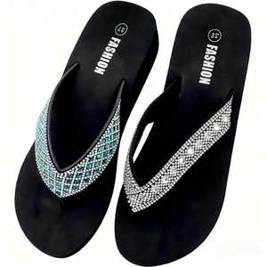 Sandales compensées à talon haut tendance avec strass, à lanières larges, noires, à plateforme, semelle épaisse, pour la plage, avec logo personnalisé - Product Image 3
