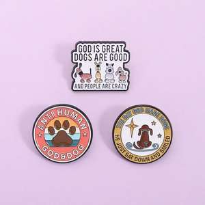 Spille Smaltate 'Dio è Grande, i Cani sono Buoni' per Laurea - Divertenti per Amanti dei Cani, in Lega di Zinco Nichelato Nero per Gioielleria all'Ingrosso - Product Image 1