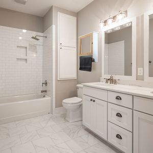 Phòng tắm hiện đại Treo tường treo Gương tủ Vanity với gương và khăn <span class=keywords><strong>Rack</strong></span>, Kệ điều chỉnh chiều cao - Product Image 2