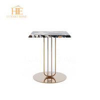 Italienisches Design Sofa Weißer Stoff Luxus Sofa Couch Wohnzimmer Sofa