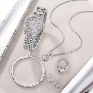 Coffret Cadeau Montre-Bracelet à Quartz de Luxe pour Femme avec Bracelet, Collier, Boucles d'Oreilles et Bague - Boîtier en Alliage, Cadran en Verre - Vente en Gros - Product Image 2