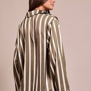 Ensemble deux pièces décontracté en satin rayé de haute qualité avec logo personnalisé OEM, pantalon droit taille haute, idéal pour l'été - Product Image 2