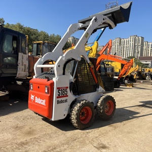 Chargeur polyvalent Bobcat S185 pour projets municipaux et agricoles - Product Image 3