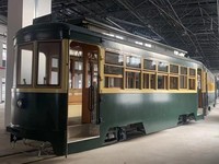 Véhicule de transport de passagers électrique de style rétro, type tramway touristique, fabriqué sur mesure pour les sites touristiques