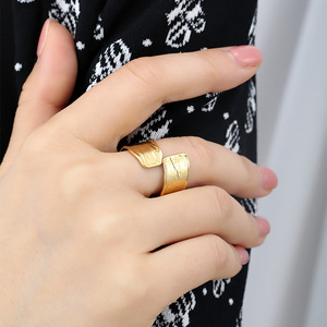 <span class=keywords><strong>Bague</strong></span> Yin Yang personnalisée en acier titane pour femme, style français, design de niche, demi-plaqué <span class=keywords><strong>or</strong></span>, inaltérable, bijoux de mode - Product Image 3