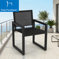 Fauteuils de jardin modernes pour restaurant extérieur, structure en alliage d'aluminium noir, chaises de salle à manger en tissu maillé.