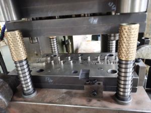 Fabricante de herramientas de prensa de estampado de precisión, molde de punzonado de estampado de chapa, troqueles de estampado progresivo de latón y Metal - Product Image 3