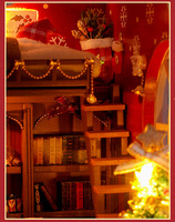 Hamaileon Kit de maison miniature 3D en bois DIY pour Noël, design carnet à carreaux, décoration d'étagère avec cheminée et LED chaleureuses