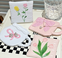 Vente en gros d'assiettes à bijoux écologiques en résine avec nœud plateaux circulaires articles de décoration sous-verres isolés pour la photographie à la maison