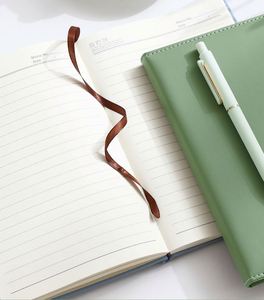 Wholesale Eco-Friendly <b>A5</b> Paper Promotional Notebooks for Students and Office Use Daily Journal Agenda Planner - Product Image 2