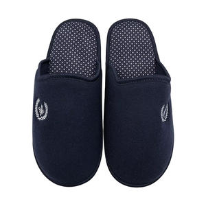 Chaussons mules douillets avec broderie personnalisée pour hommes Chaussons d'intérieur en mousse à mémoire de forme <span class=keywords><strong>Semelle</strong></span> extérieure durable en TPR - Product Image 4