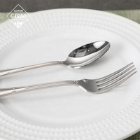 Ensemble de couverts en acier inoxydable SS304/18-8 de l'usine Jieyang, couteau, fourchette et cuillère de table argentés avec finition brillante pour restaurant, hôtel, mariage, café