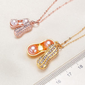 Collier pendentif demi-cercle en perles d'eau douce de Zhuji pour femme, en or, vente en gros directe de la source, bijoux pour femme - Product Image 1