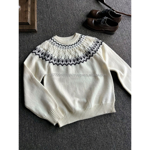 เสื้อฟุตบอลลายปรับแต่งได้สำหรับผู้ชาย ฤดูใบไม้ร่วง คอกลมเนื้อนุ่ม สวมใส่สบาย เสื้อถักทรงหลวม ใส่เป็นเสื้อตัวในได้ โลโก้ด้านหน้า - Product Image 3