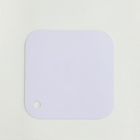 Cartes RFID intelligentes en PVC ultralégères EV1, format carré irrégulier 70*70mm, impression couleur, avec trou