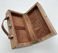 Boîte et étui en bois de noyer massif, écologiques, avec doublure en cuir véritable, forme personnalisable