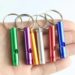 Sifflet d'entraînement en aluminium pour activités de plein air, sifflet de survie d'urgence, fournitures d'autodéfense, porte-clés pour le camping - Product Image 4