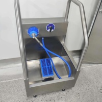 Station de nettoyage de chaussures en acier inoxydable avec brosse latérale rotative et brosse de nettoyage de semelles pour des zones de travail hygiéniques
