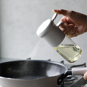 Bouteille pulvérisateur d'huile Atomico en verre résistant à la chaleur de haute qualité et durable de 250 ml pour la cuisine - Product Image 2