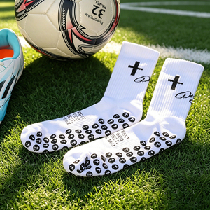 Chaussettes de football antidérapantes personnalisables avec grip, coussinets en tissu éponge absorbant la transpiration, chaussettes de football OEM avec logo personnalisé, taille pour hommes, jeunes et équipes - Product Image 2
