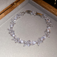 Bracelet papillon fleur en zircon électroplaqué ultra-brillant de style coréen, bracelet élégant haut de gamme de luxe léger