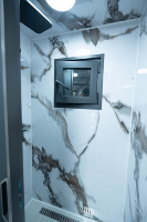 Maison conteneur extensible à double aile de 20 pieds, aspect bois, certifiée CE, pour l'hébergement des travailleurs