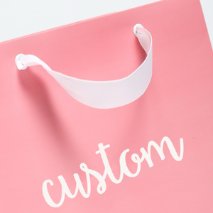 Bolsas de Papel Rosa Personalizadas Premium para Compras, Impresión de Logotipo Personalizada, Bolsa de Papel de Regalo de Lujo con Relieve y Asa de Cinta - Product Image 3