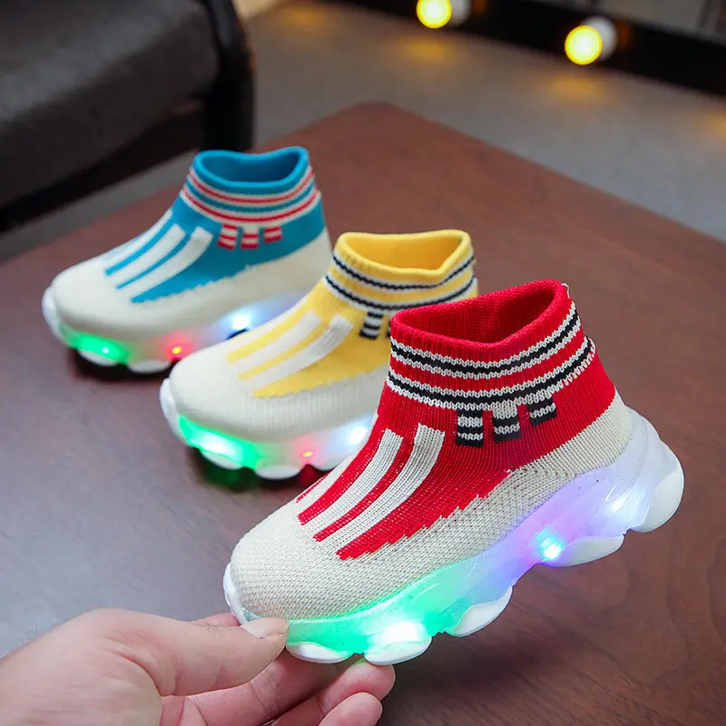 New Children Luminous Shoes Boys Girls Sport Running Shoes Baby Flashing Lights Fashion Sneakers Toddler Little Kid LED