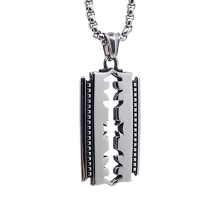 จี้สร้อยคอผู้ชายดีไซน์ปลายแหลมใบมีดสแตนเลส รุ่น 2160129 - Product Image 1