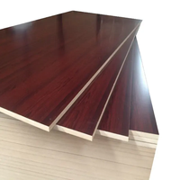 1830x2750mm 2100x2800mm 1220*2440mm 18mm gris panneau de MDF de mélamine laminé étanche à l'humidité panneau de particules Style de conception moderne