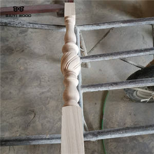 عمود درابزين سلالم منحوت يدويًا من الخشب الصلب بتصميم عتيق - Product Image 6