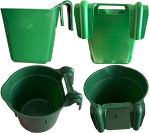 Mangeoire suspendue en plastique de 8 L pour <span class=keywords><strong>chevaux</strong></span>, utilisation en extérieur - Product Image 6