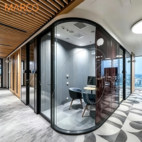 Cloison de séparation panoramique incurvée moderne de 108 mm en verre, modulaire, préfabriquée et personnalisable pour chambre extérieure et salle de sport