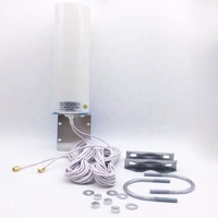 Routeur mural multibande haute puissance 4G/LTE 698-2700 MHz avec antenne de station de base verticale externe blanche à gain 2x11 dBi
