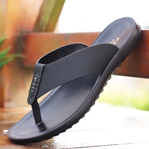 2023 nouvelle mode en cuir maison pantoufles peau de vache tongs hommes mode <span class=keywords><strong>fourrure</strong></span> pantoufles - Product Image 2