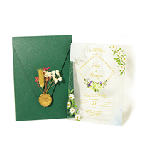 Invitations de mariage en acrylique de luxe faites à la main avec estampage or OEM, cartes de mariage professionnelles en acrylique transparent avec enveloppe